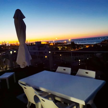 La Terrazza Lejlighed Falconara Marittima Eksteriør billede