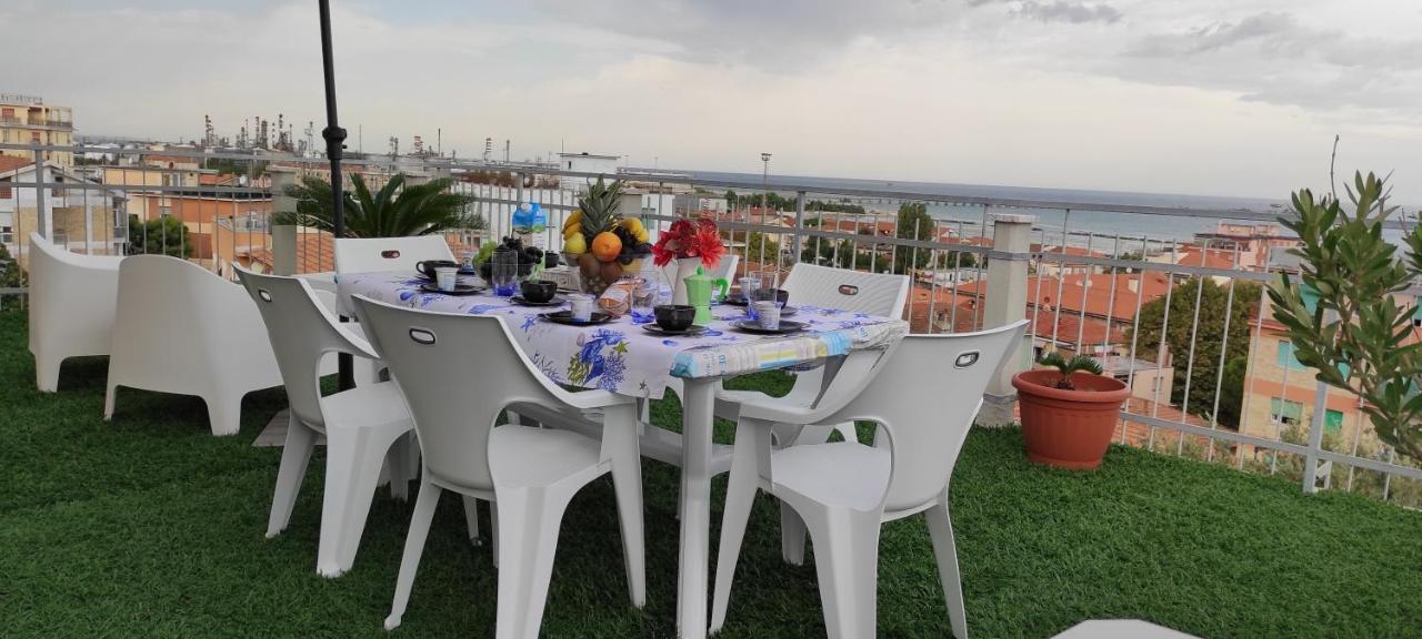 La Terrazza Lejlighed Falconara Marittima Eksteriør billede